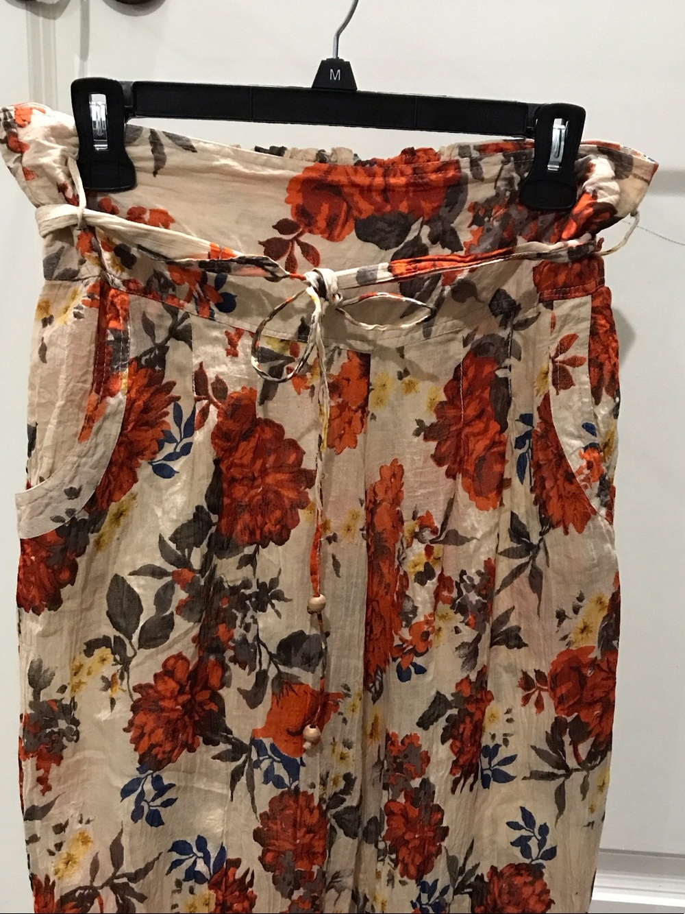 Mango Beige Wide-Leg Paperbag Pants with Orange Floral Motif - Picture 2 of 9
